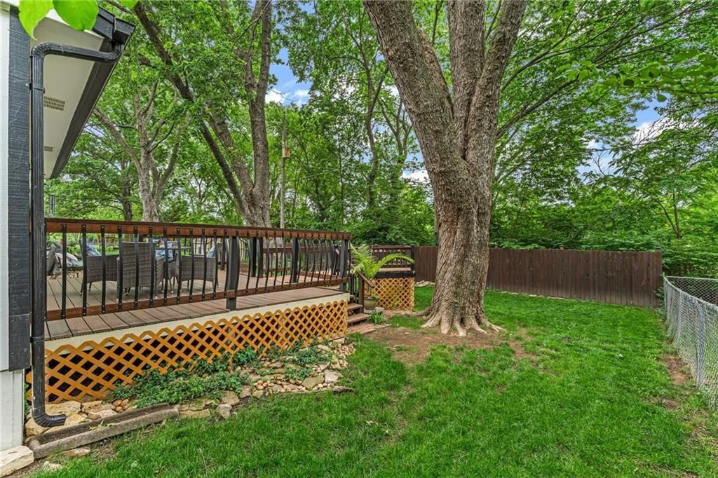 1613 W 28th Terrace — photo 8