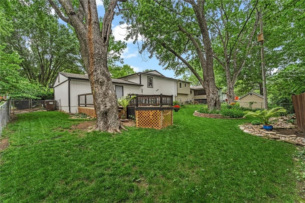 1613 W 28th Terrace — photo 9