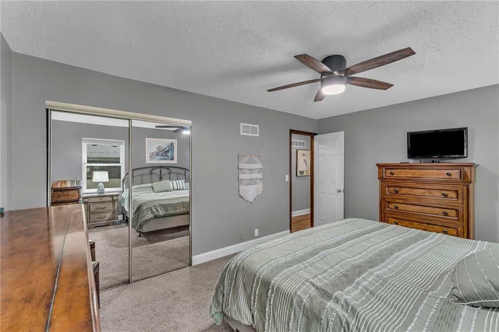 1613 W 28th Terrace — photo 32