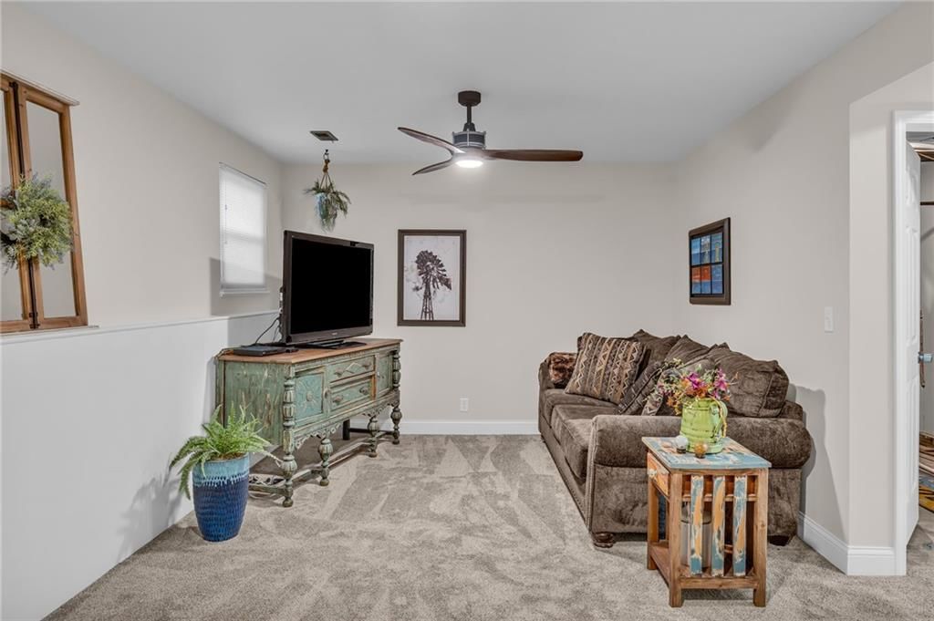 1613 W 28th Terrace — photo 42