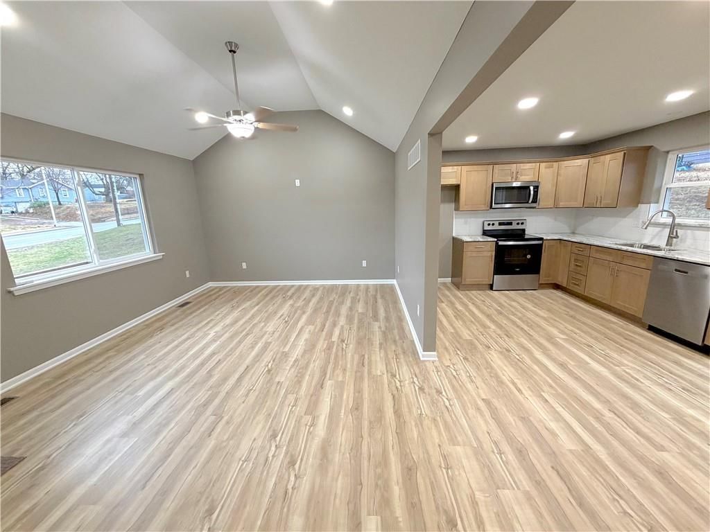 4211 Leavenworth Road — photo 3