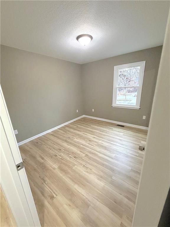4211 Leavenworth Road — photo 10
