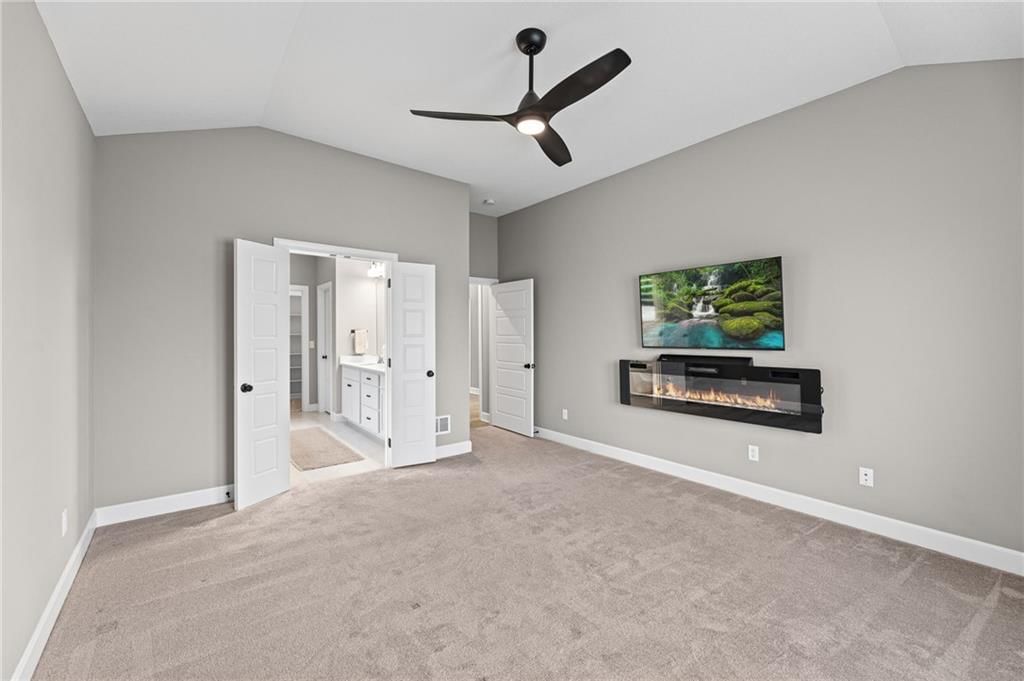 4002 W 158th Terrace — photo 29
