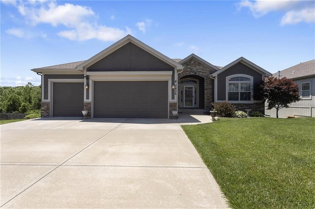 7836 N Walrond Avenue — photo 1
