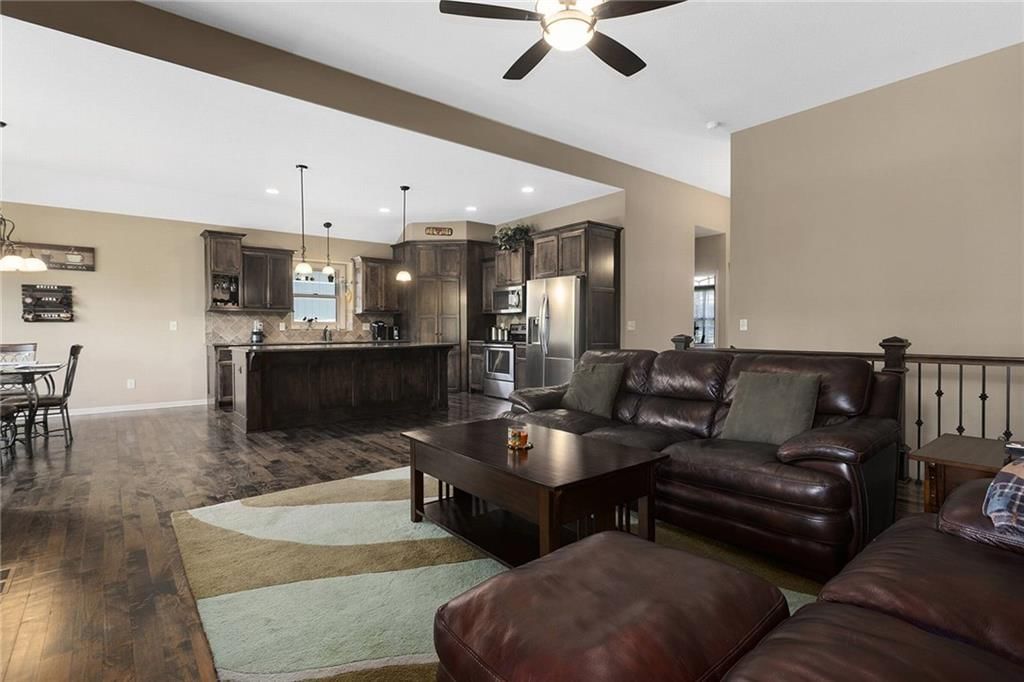 7836 N Walrond Avenue — photo 10