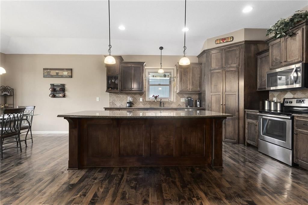 7836 N Walrond Avenue — photo 11