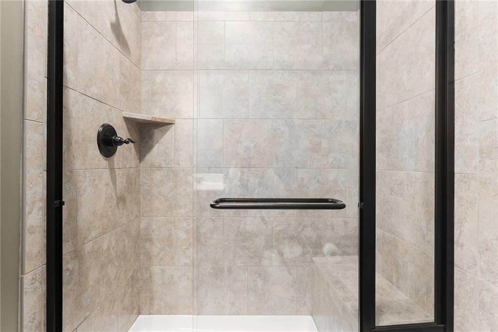 7836 N Walrond Avenue — photo 33