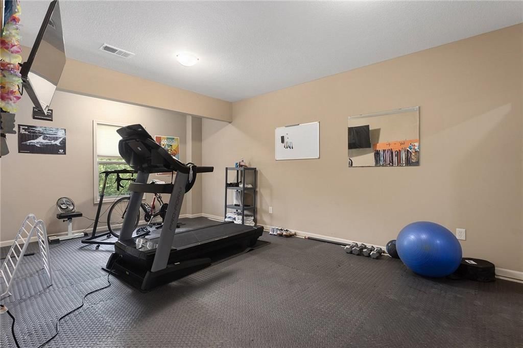 7836 N Walrond Avenue — photo 37