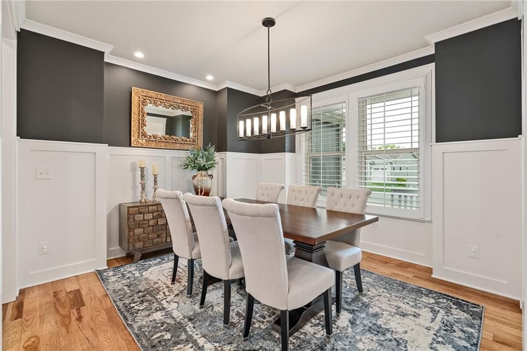 304 Shoreline Drive — photo 2