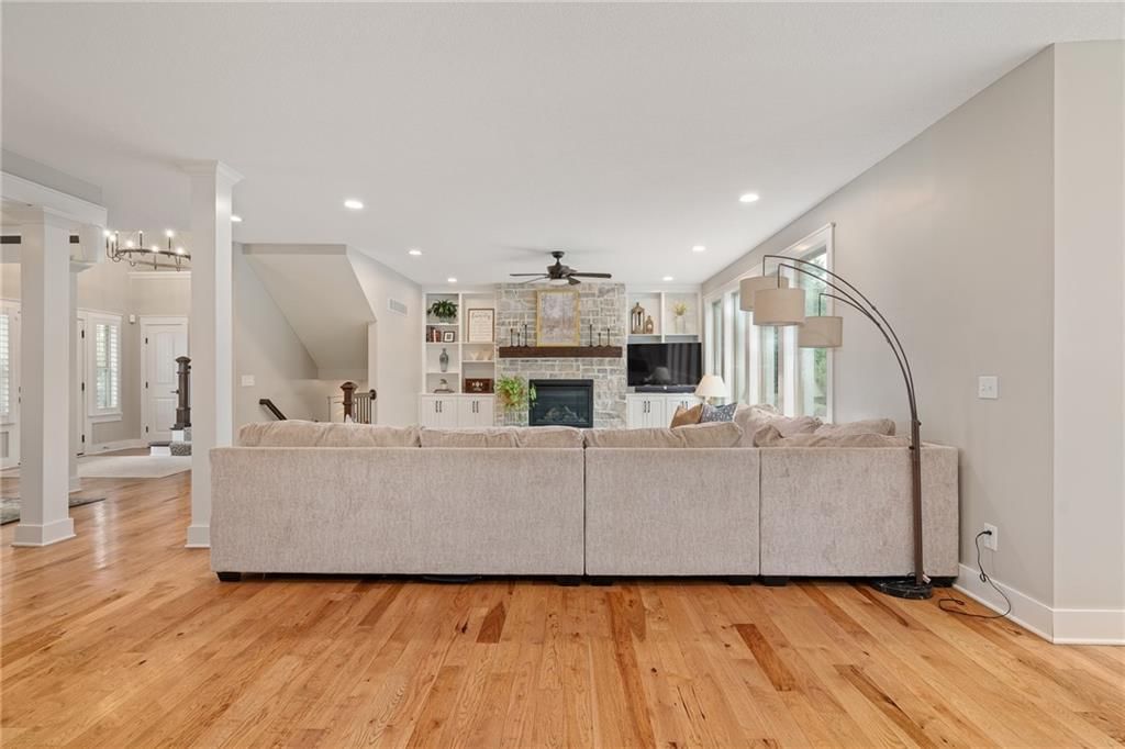 304 Shoreline Drive — photo 6