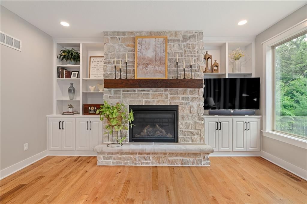 304 Shoreline Drive — photo 7