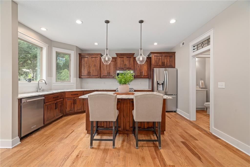 304 Shoreline Drive — photo 11