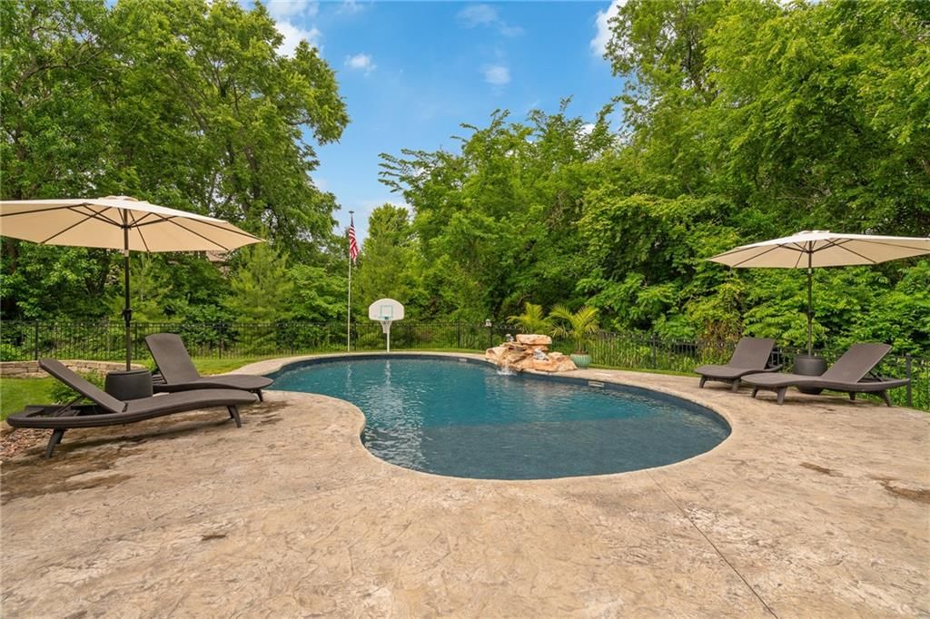304 Shoreline Drive — photo 33