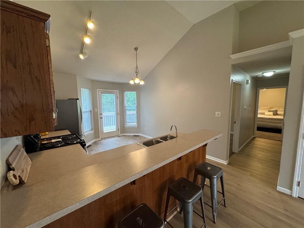 411 N Queen Ridge Avenue — photo 10