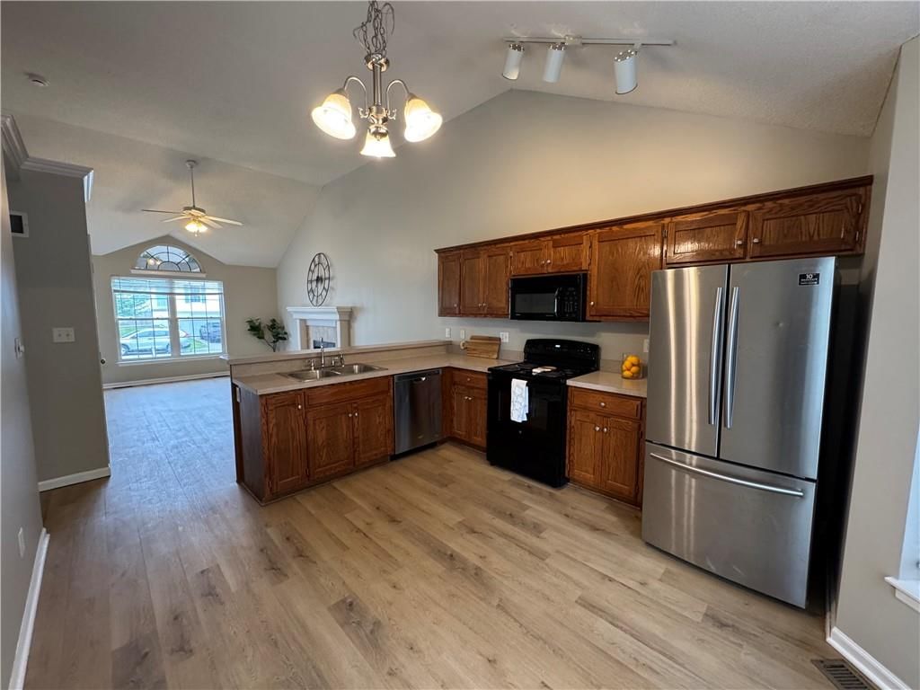 411 N Queen Ridge Avenue — photo 11