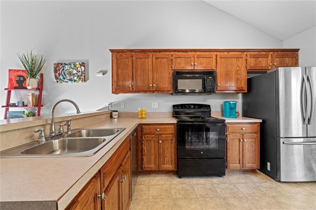 411 N Queen Ridge Avenue — photo 13