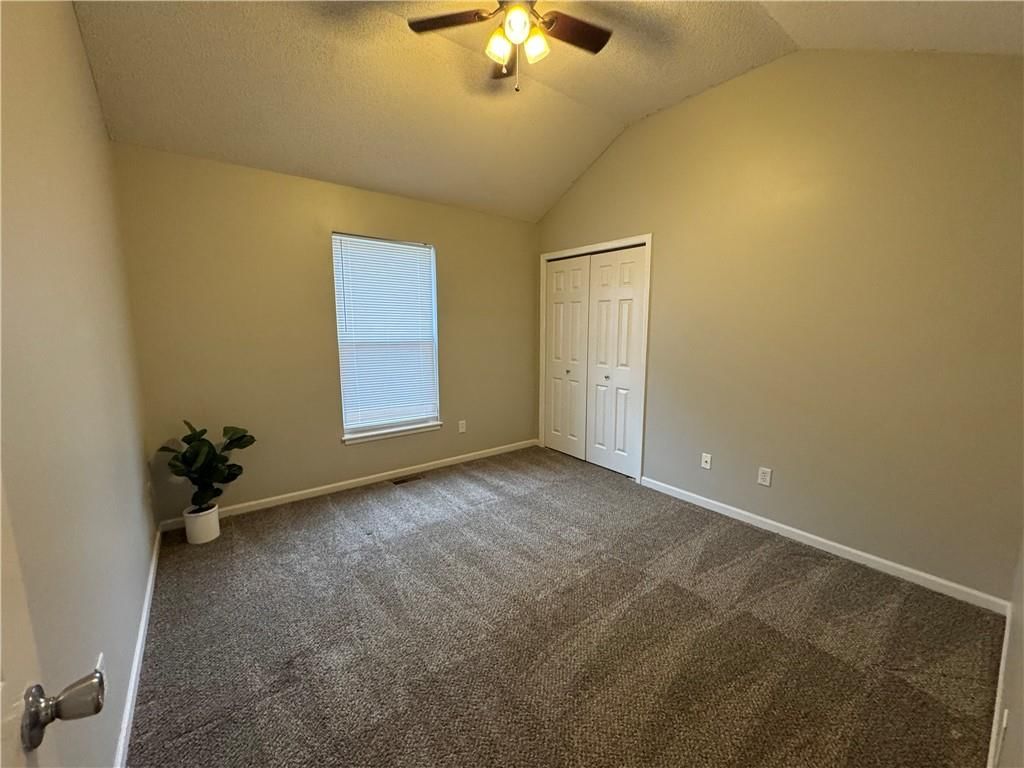 411 N Queen Ridge Avenue — photo 18