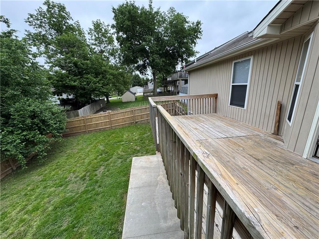411 N Queen Ridge Avenue — photo 37
