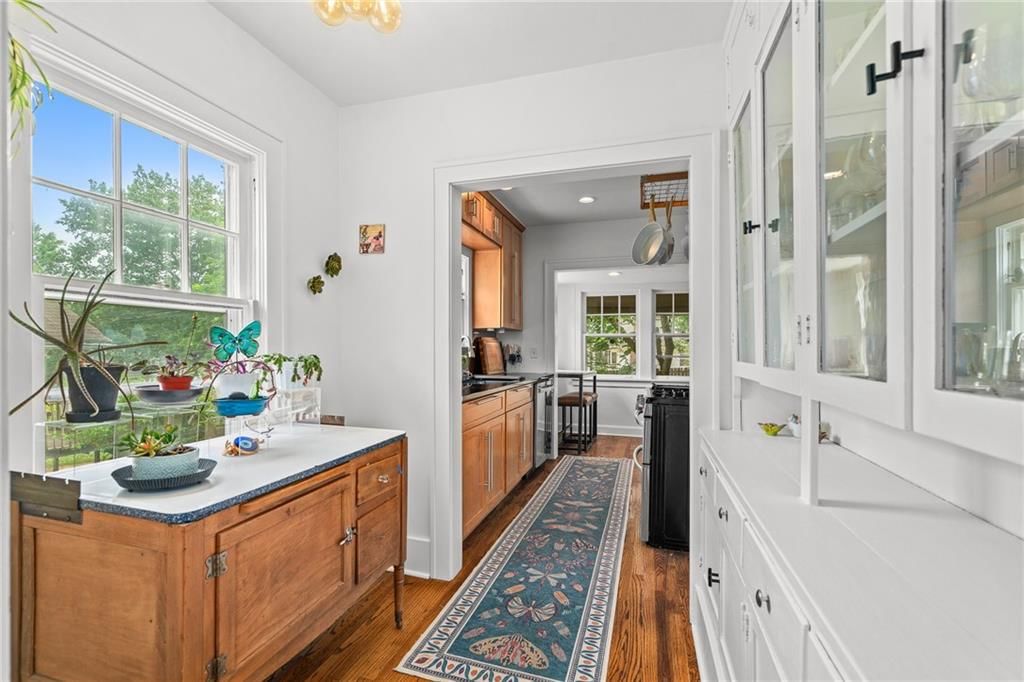 415 E 61st Street — photo 11