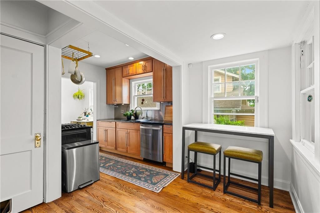 415 E 61st Street — photo 14