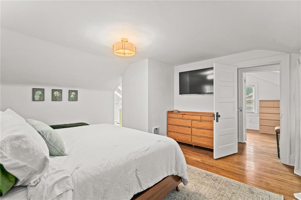 415 E 61st Street — photo 25