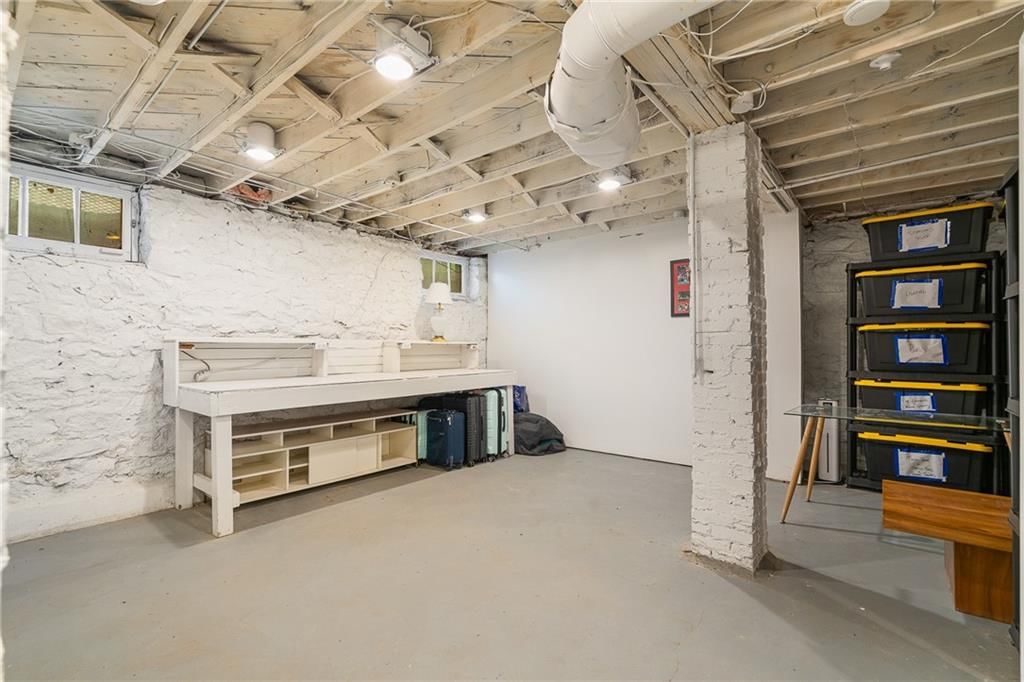 415 E 61st Street — photo 30