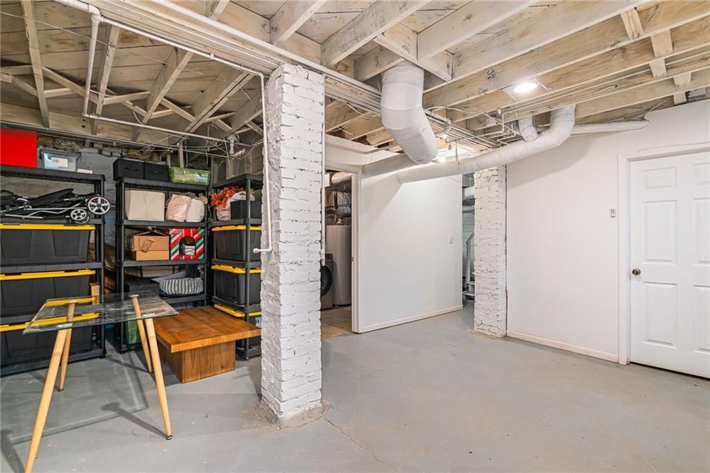 415 E 61st Street — photo 32