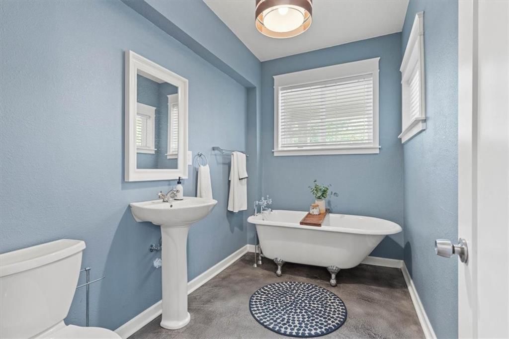 2827 CAMPBELL Street — photo 6