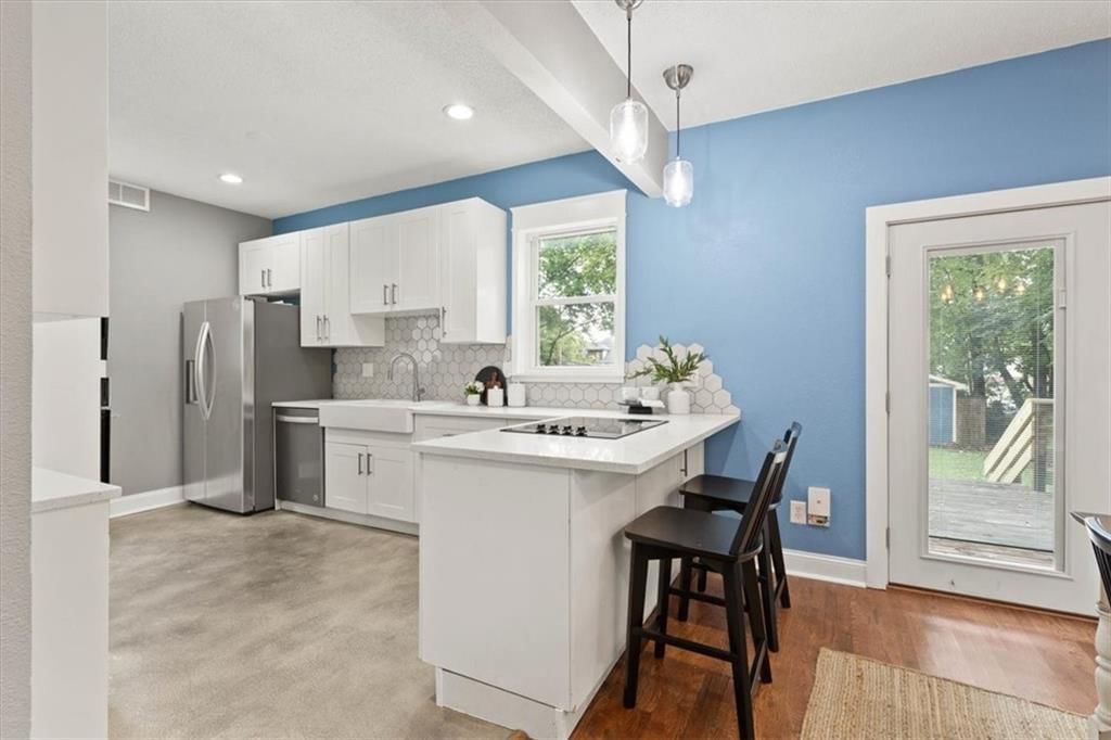 2827 CAMPBELL Street — photo 13