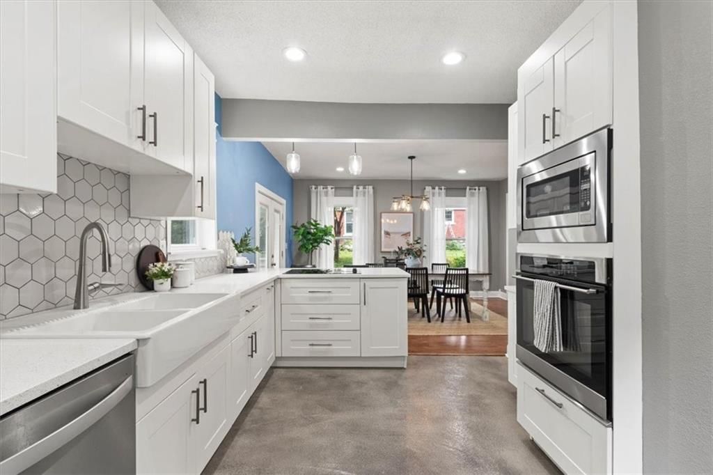 2827 CAMPBELL Street — photo 14