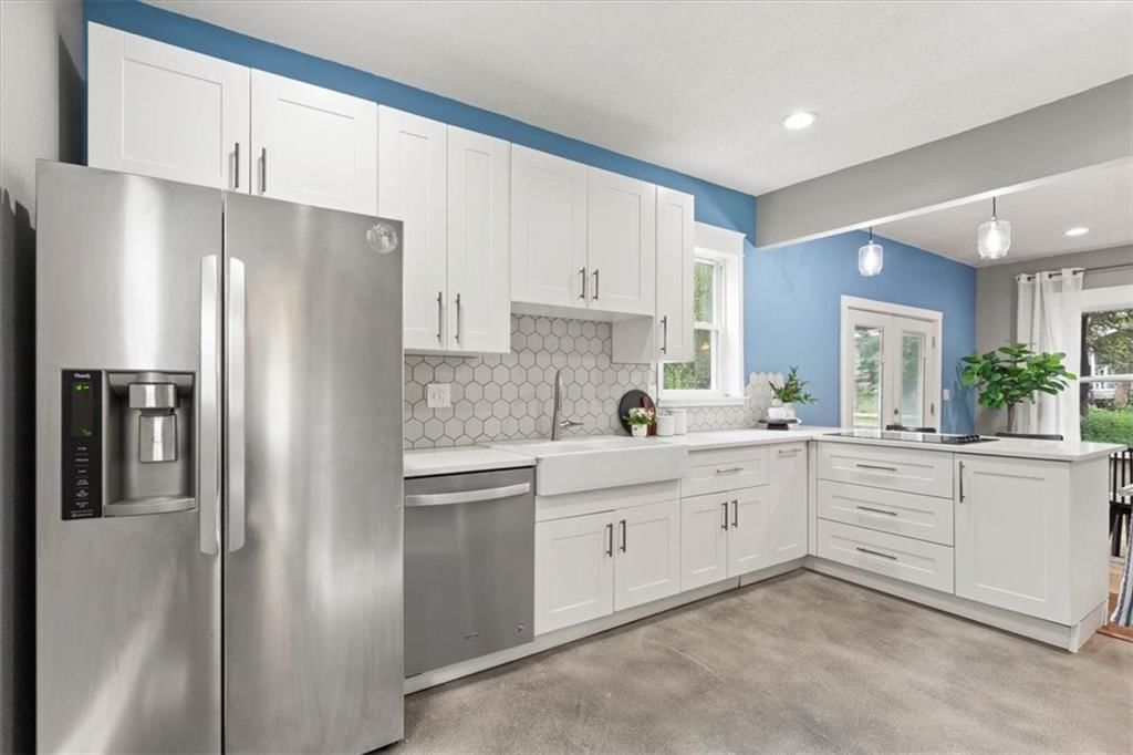 2827 CAMPBELL Street — photo 15