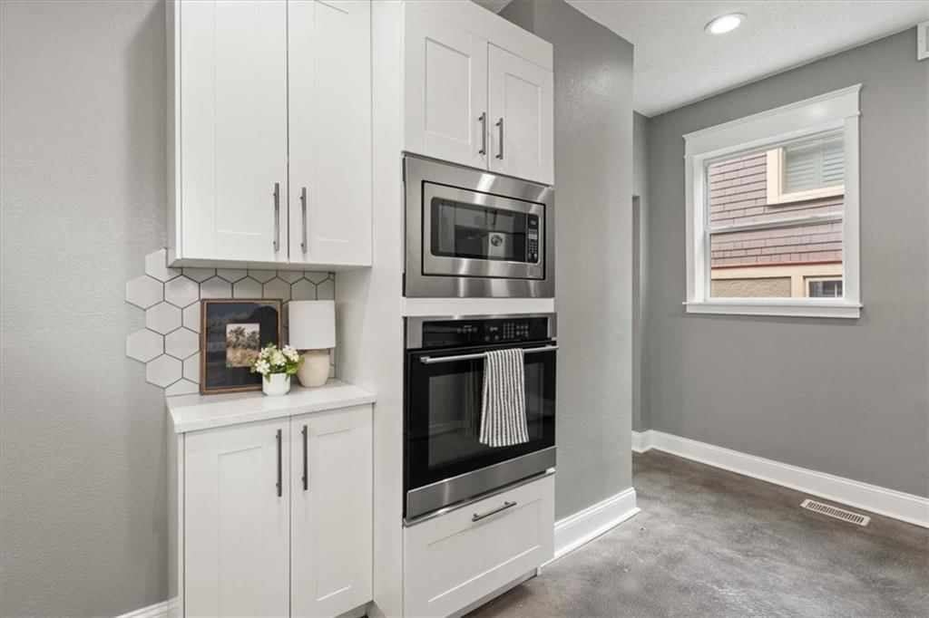 2827 CAMPBELL Street — photo 16