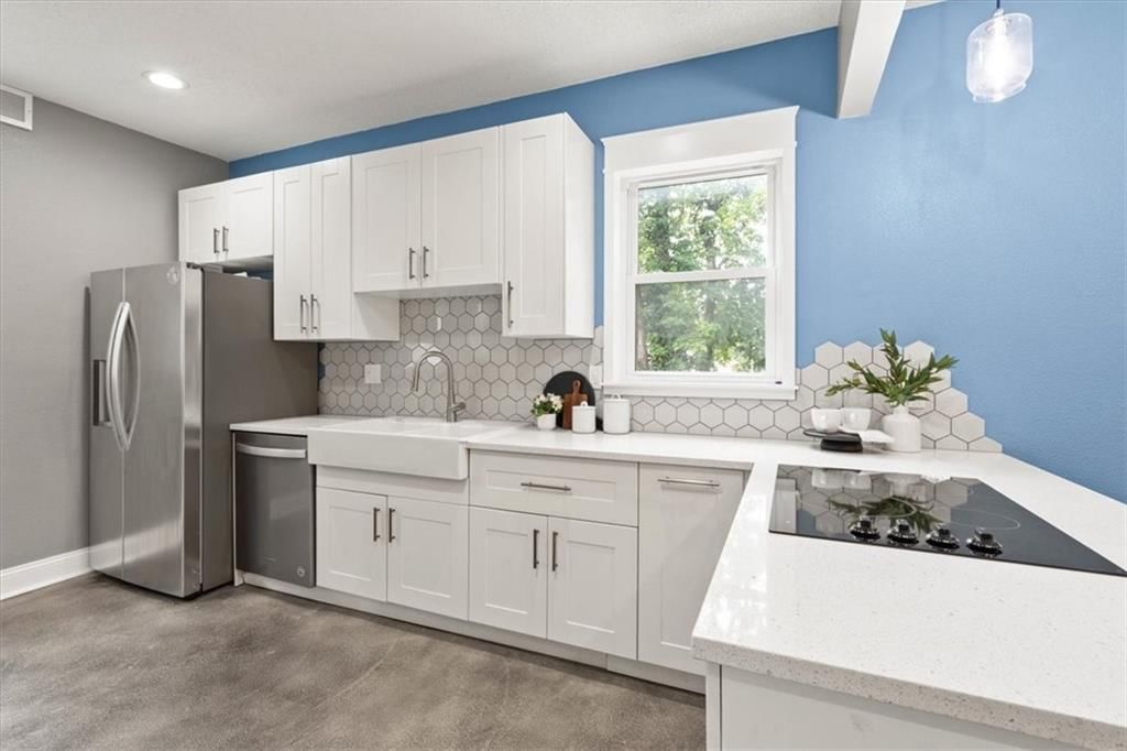 2827 CAMPBELL Street — photo 17
