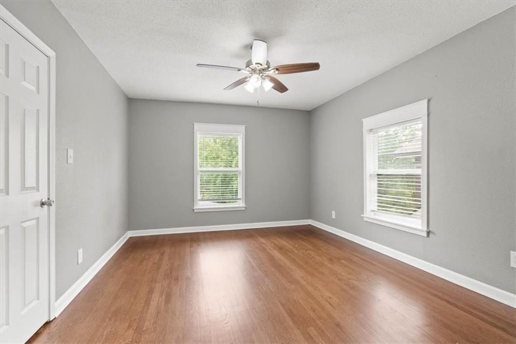 2827 CAMPBELL Street — photo 21