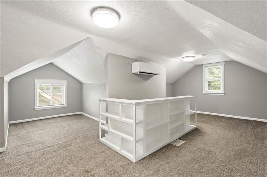 2827 CAMPBELL Street — photo 30