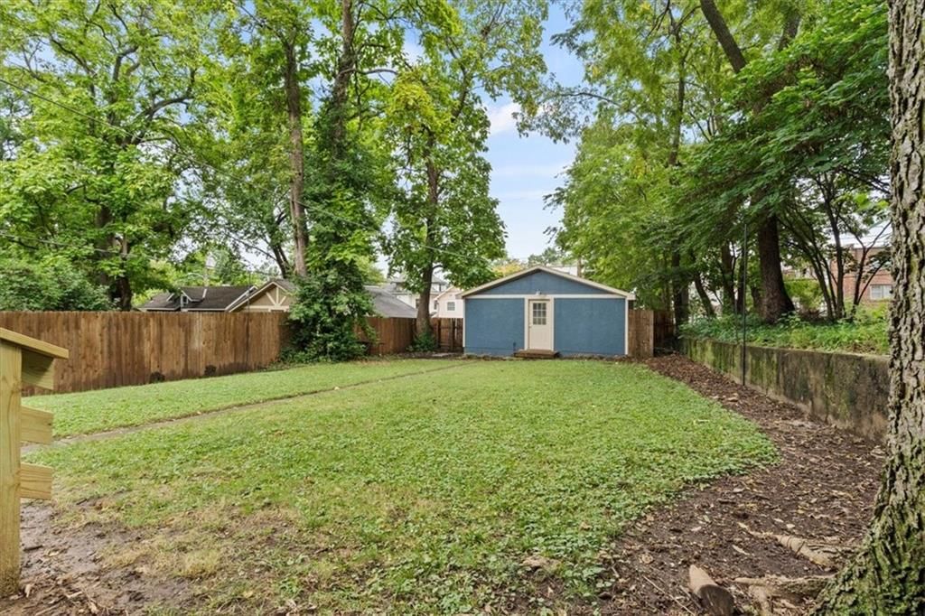 2827 CAMPBELL Street — photo 34
