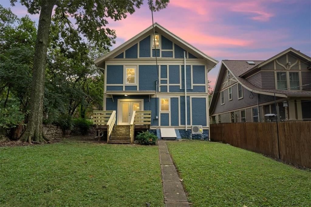 2827 CAMPBELL Street — photo 37