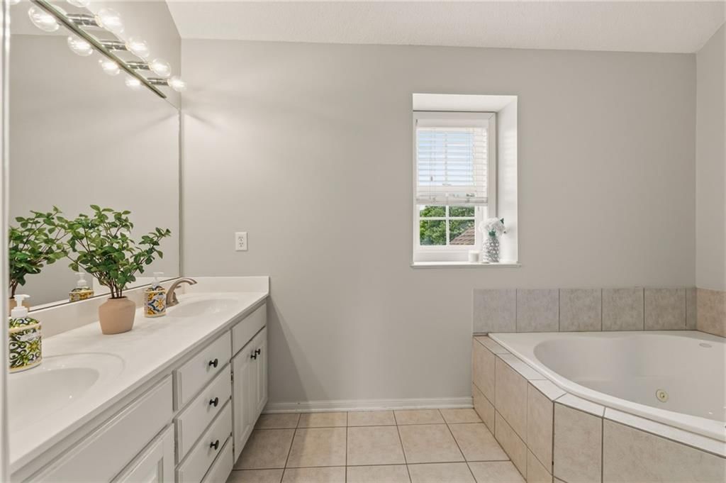 12183 S Troost Street — photo 47