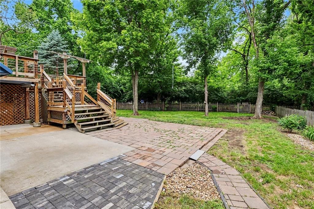 524 NE Garnet Lane — photo 3