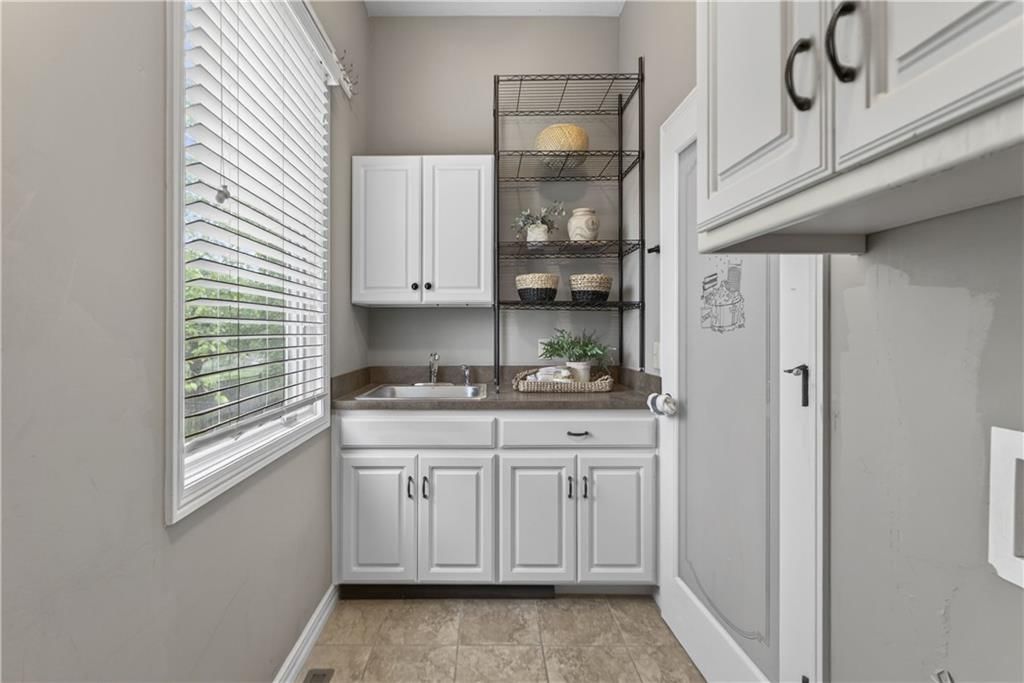 9414 W 149th Terrace — photo 32