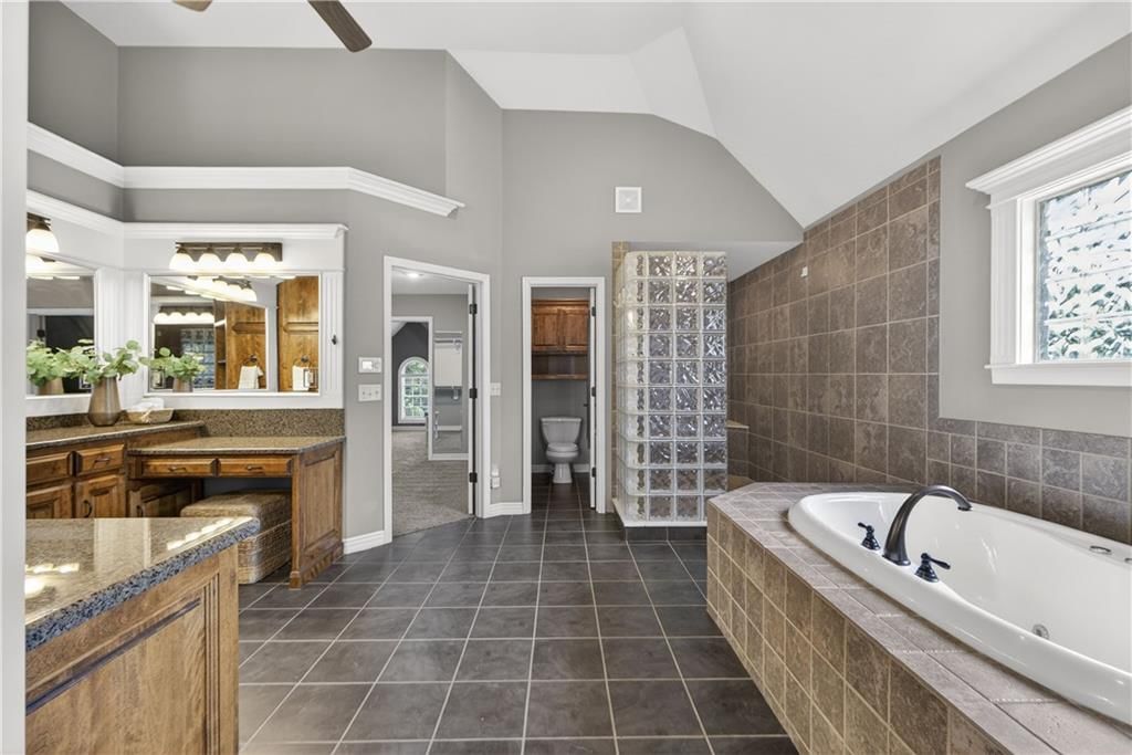 9414 W 149th Terrace — photo 54