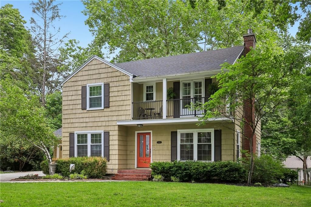 1210 Romany Road — photo 3