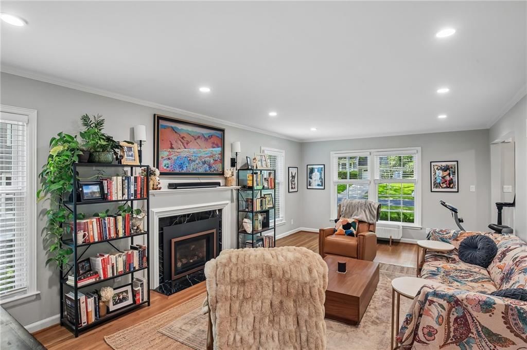 1210 Romany Road — photo 4