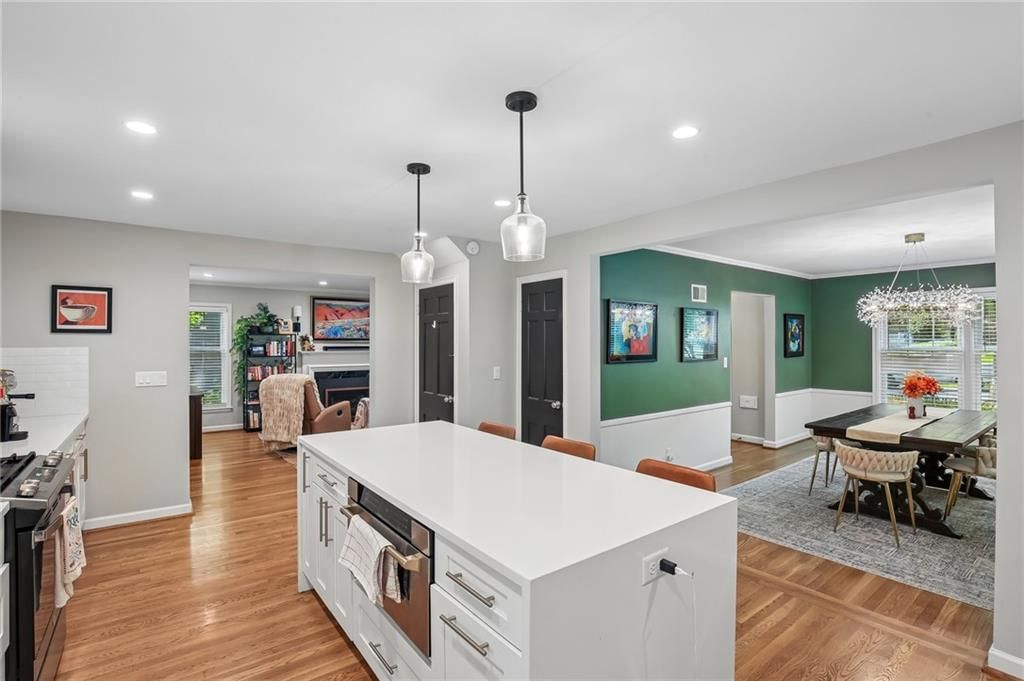 1210 Romany Road — photo 12