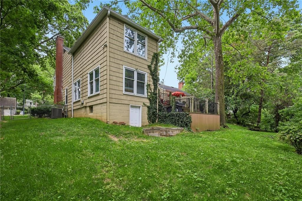 1210 Romany Road — photo 38