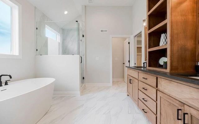 2813 NE 102nd Street — photo 6
