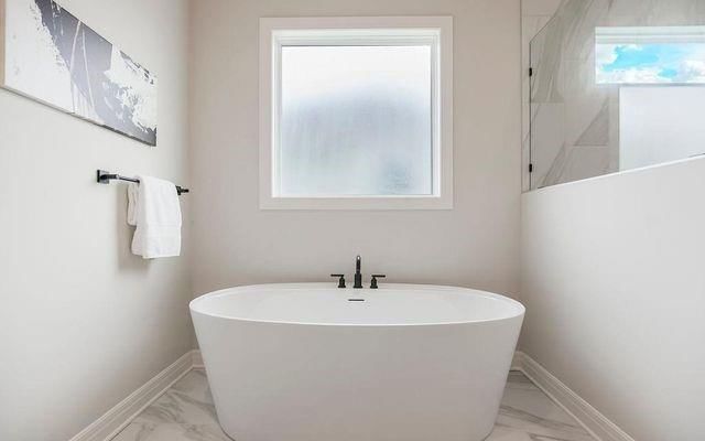 2813 NE 102nd Street — photo 7