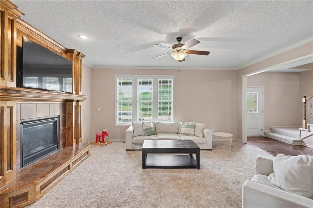 10208 Theden Circle — photo 9