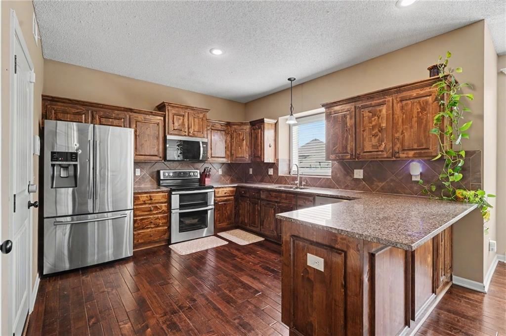 10208 Theden Circle — photo 12