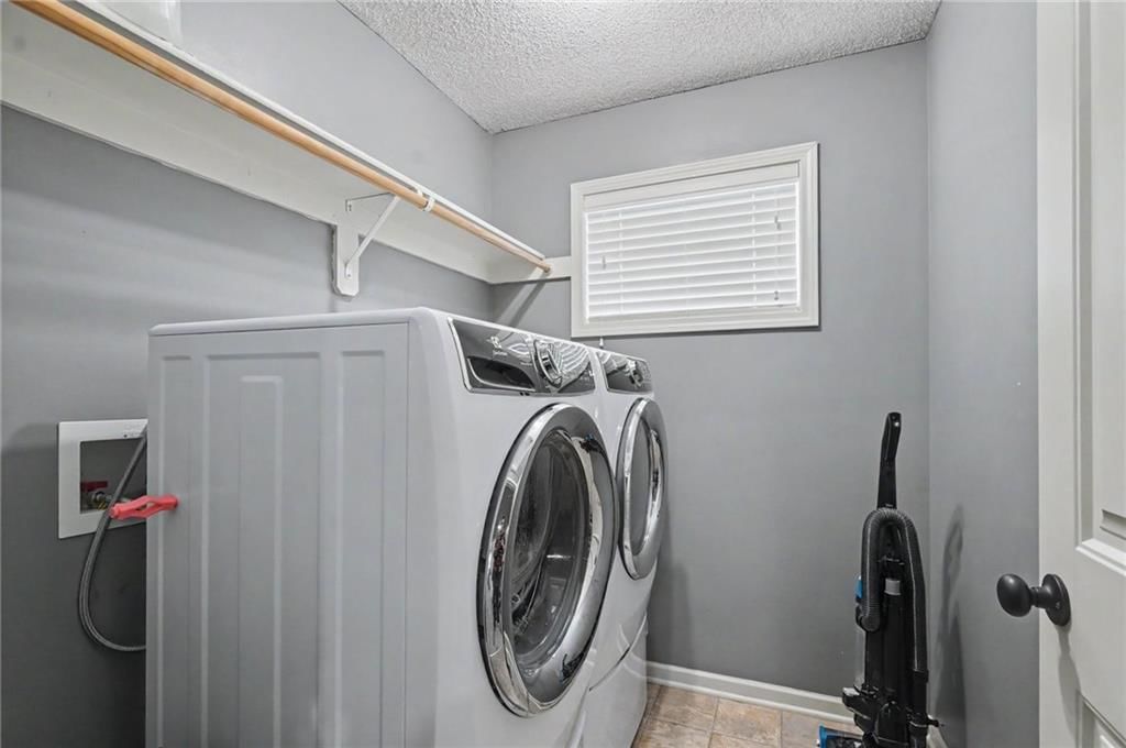 10208 Theden Circle — photo 30